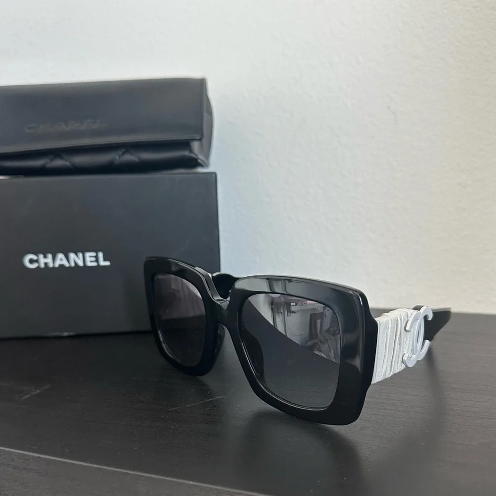 CHANEL classic oversized